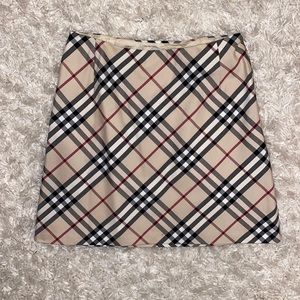 Authentic BURBERRY Skirt Size 2